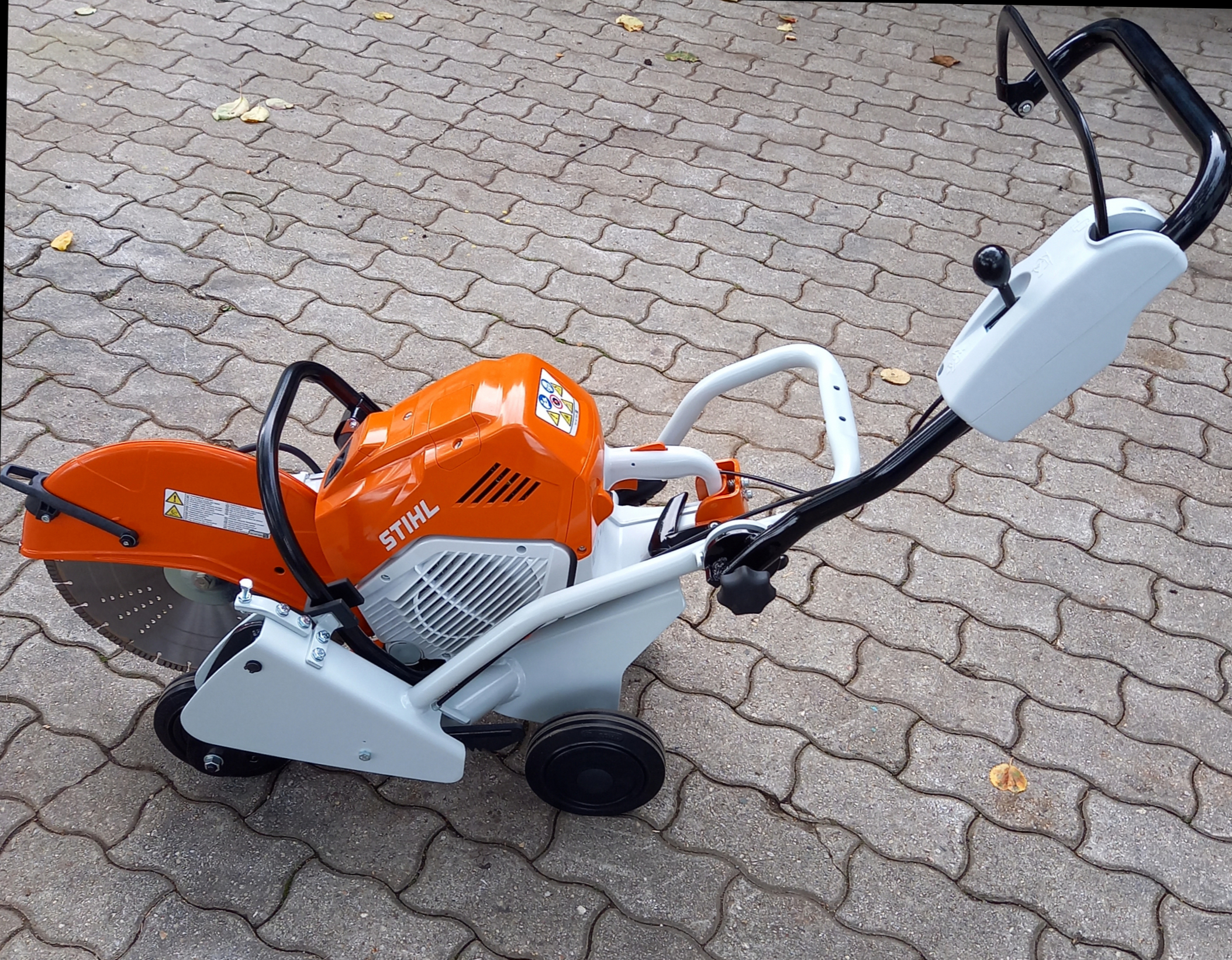 Schneidemaschine fahrbar